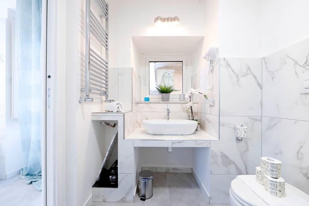 רומא White Panoramic Jacuzzi Suite Trastevere - Top Collection מראה חיצוני תמונה