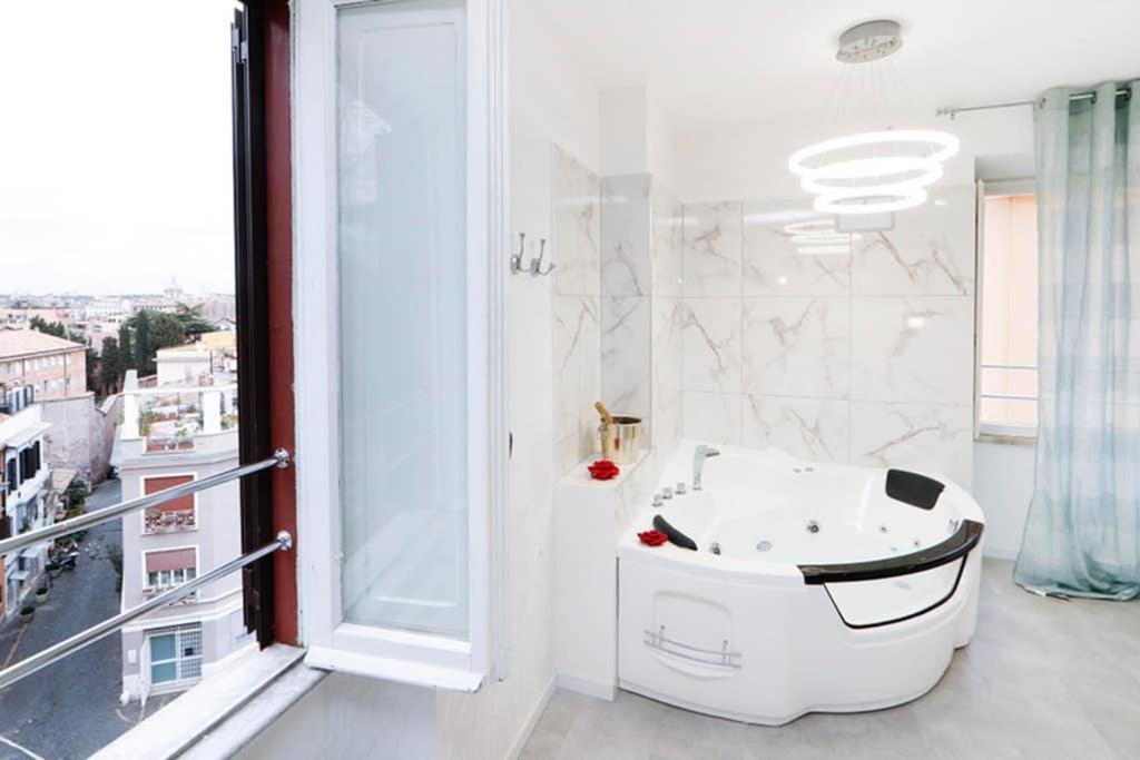 רומא White Panoramic Jacuzzi Suite Trastevere - Top Collection מראה חיצוני תמונה